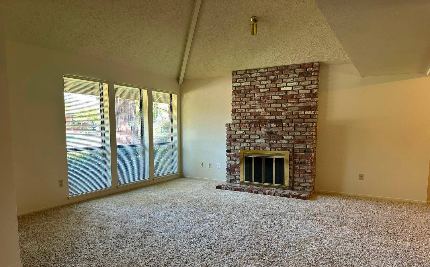 Sacramento, CA 95831,625 Valim WAY