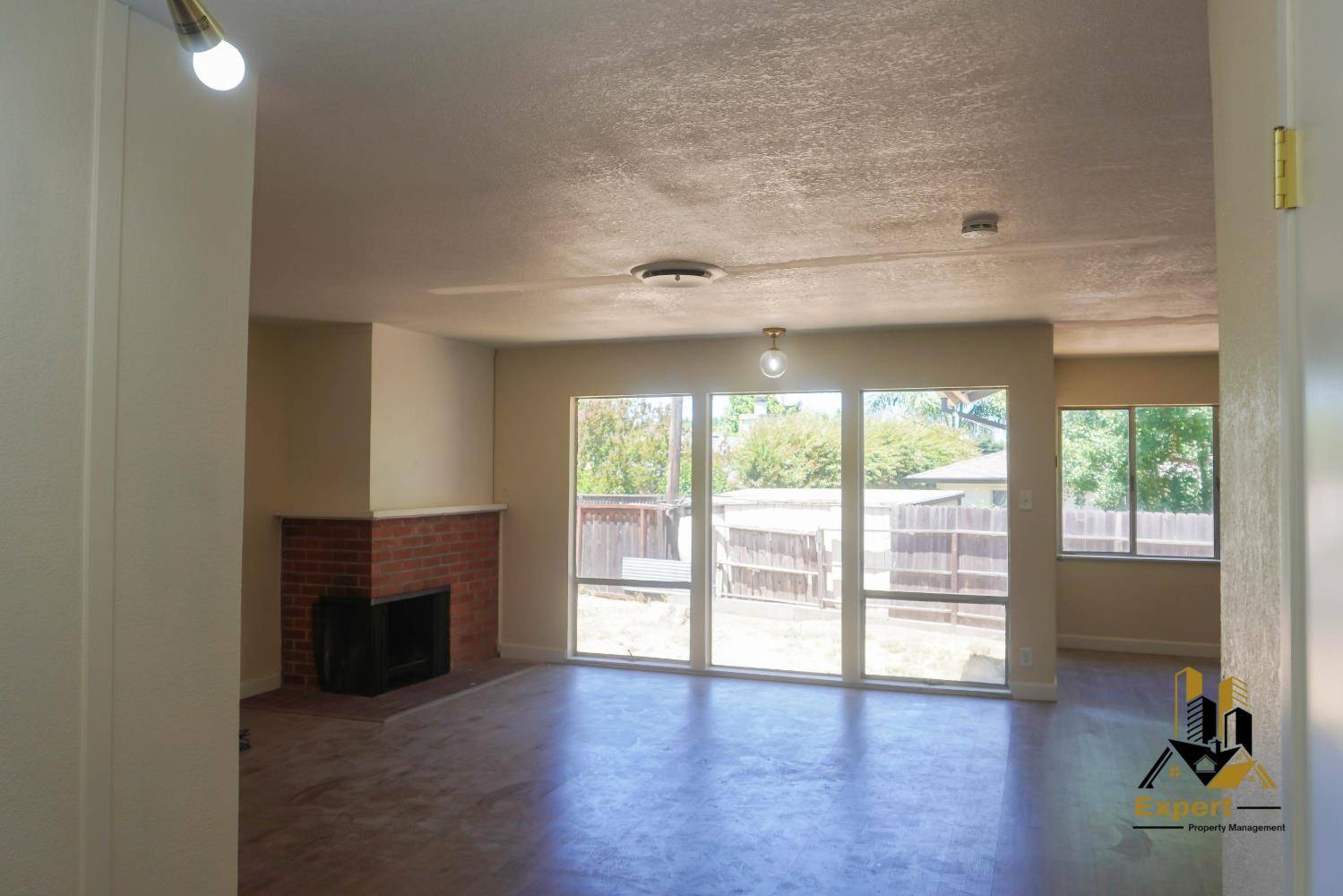 Sacramento, CA 95821,2458 Town CIR