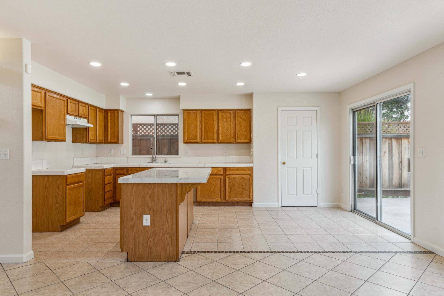 Patterson, CA 95363,1201 Yellowhammer DR