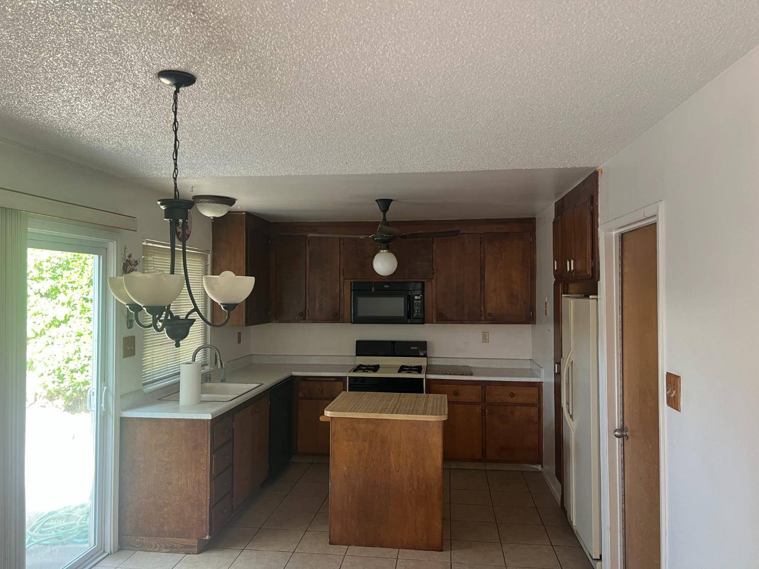 Orangevale, CA 95662,8906 Aksarben DR