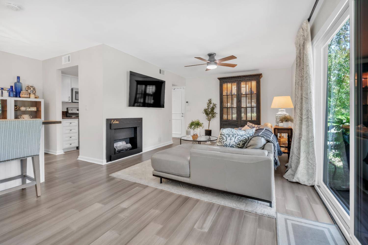 Sacramento, CA 95825,2410 Larkspur LN #243