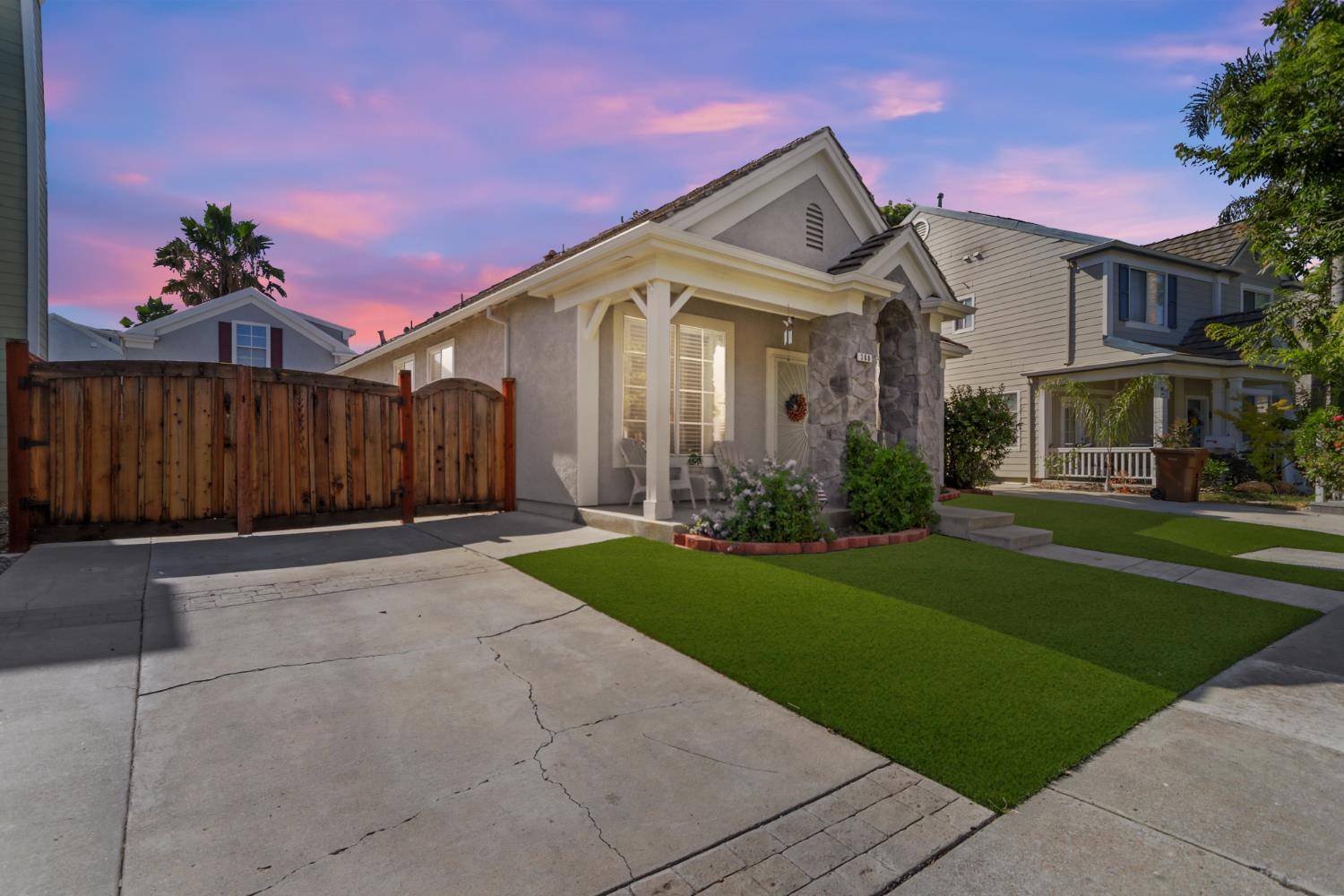 Brentwood, CA 94513,360 Chaucer DR