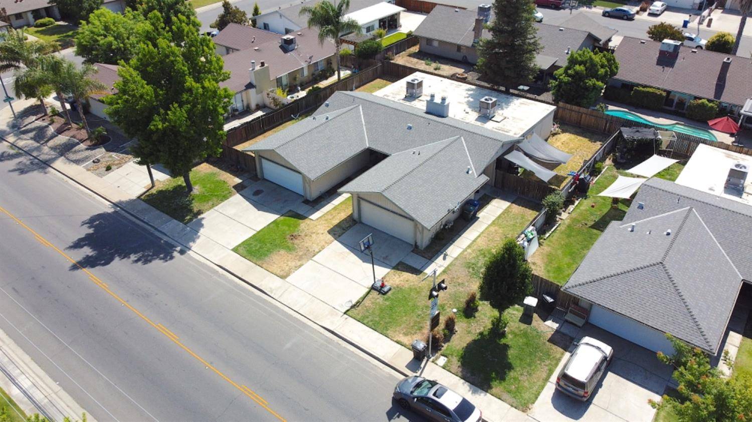 Ceres, CA 95307,1657 Moffett RD
