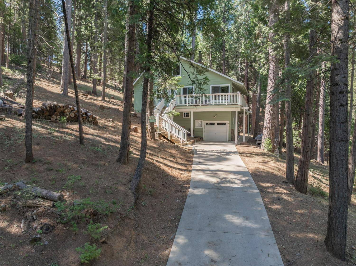 Arnold, CA 95223,885 Summit View Rd