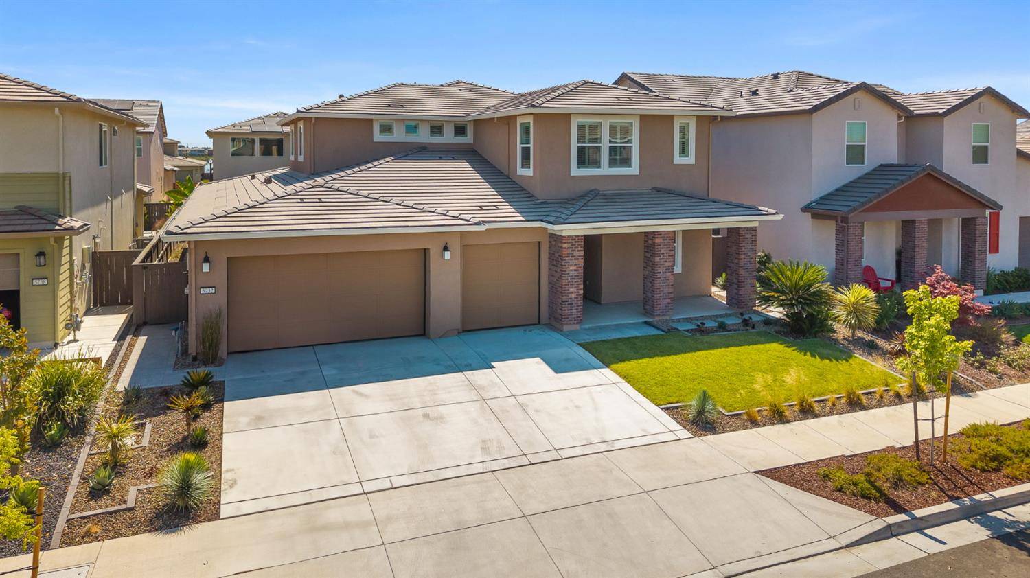 Sacramento, CA 95835,5732 Alloway ST
