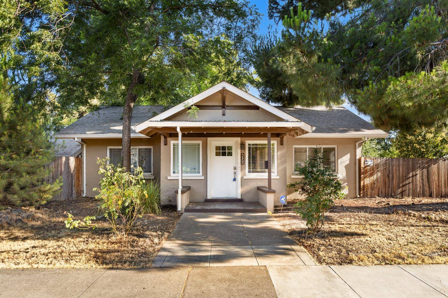 Sacramento, CA 95820,5200 20th AVE