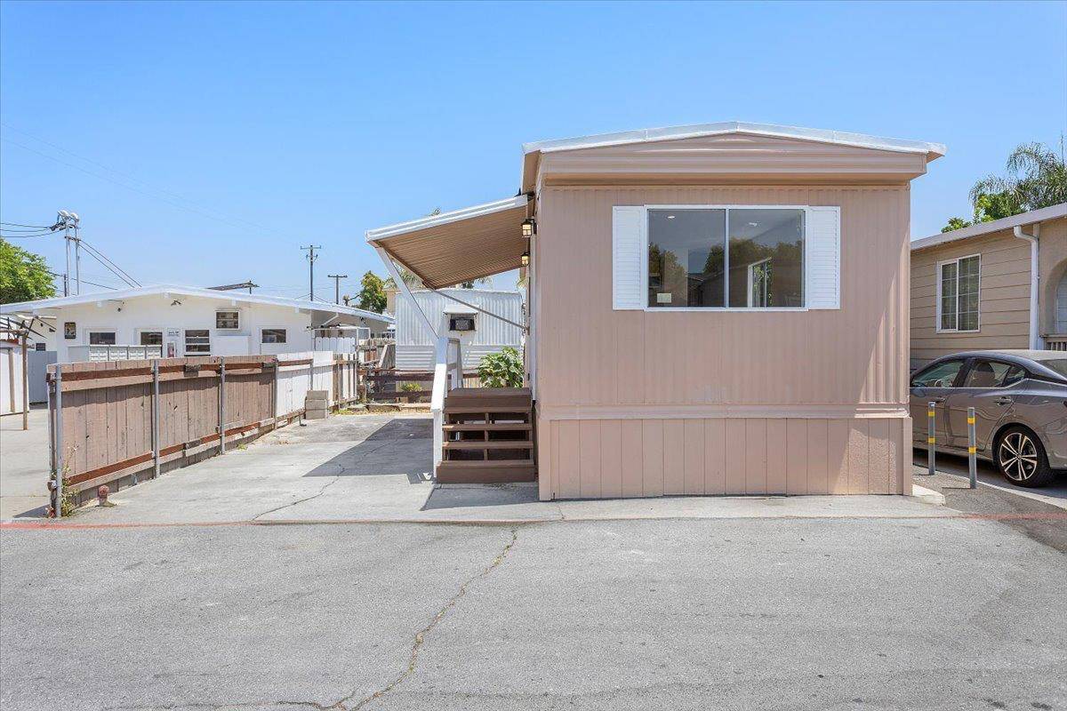 San Jose, CA 95116,555 McLaughlin Avenue #42