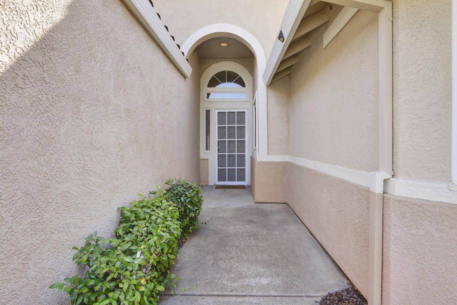 Roseville, CA 95747,7217 School House LN