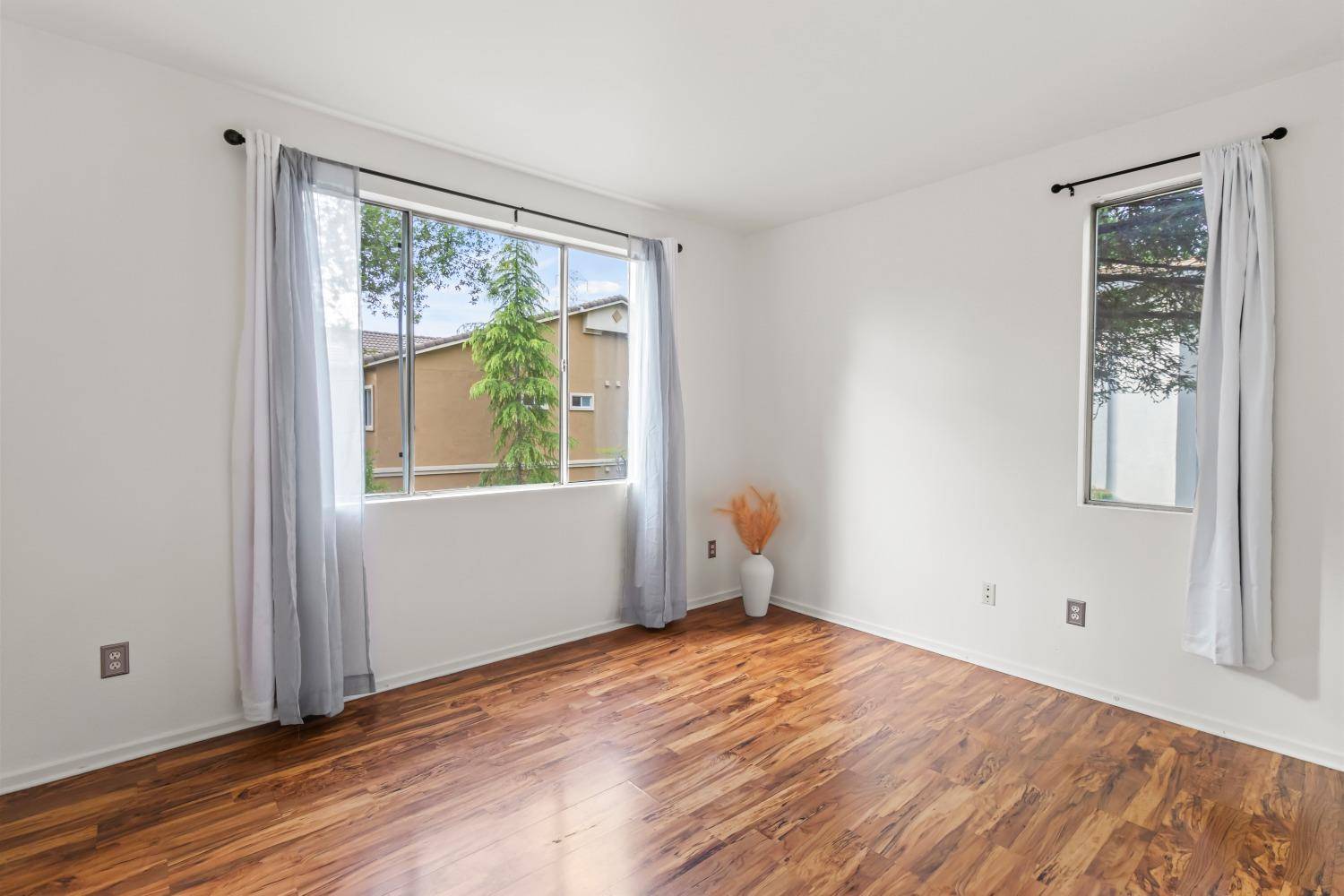 Roseville, CA 95678,701 Gibson DR #1518