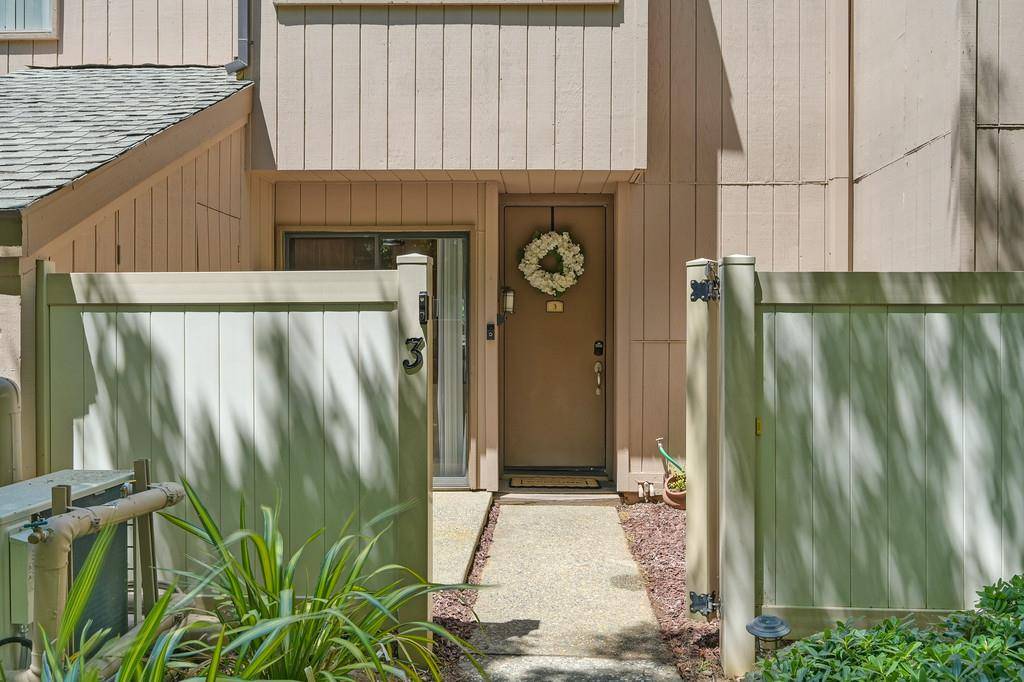 Sacramento, CA 95825,549 Woodside Oaks #3