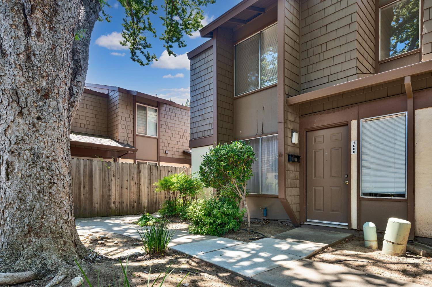 Sacramento, CA 95821,3600 Larchmont Square LN