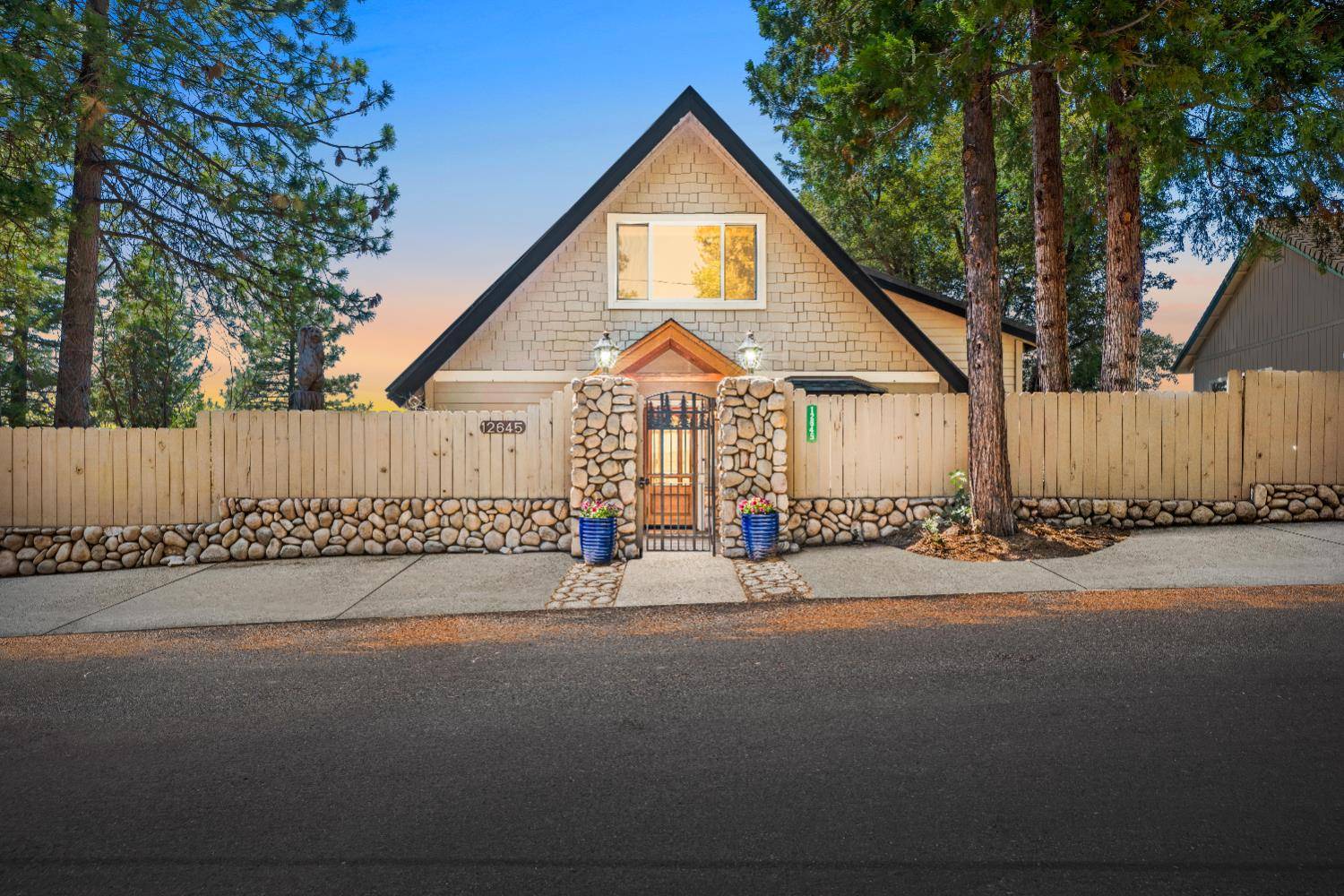 Nevada City, CA 95959,12645 Summit Ridge DR