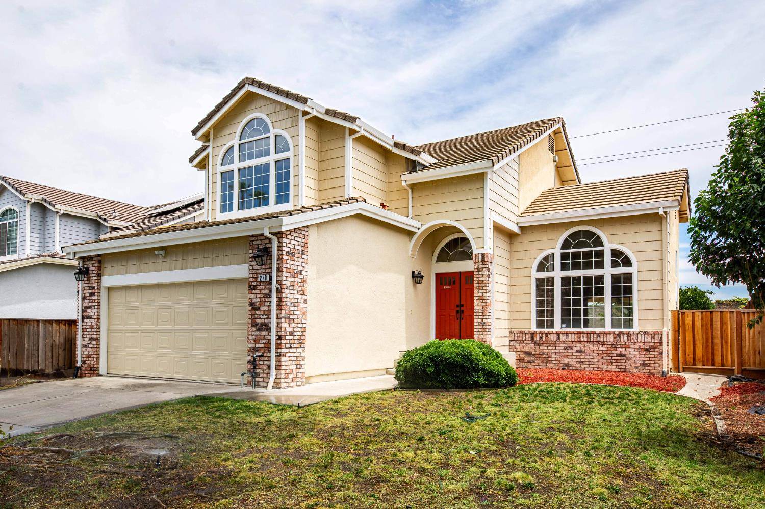 Tracy, CA 95376,270 Camelot DR