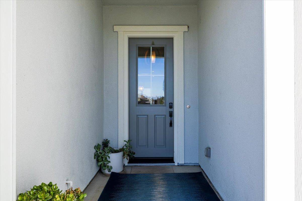 El Dorado Hills, CA 95762,202 Zenaida CT