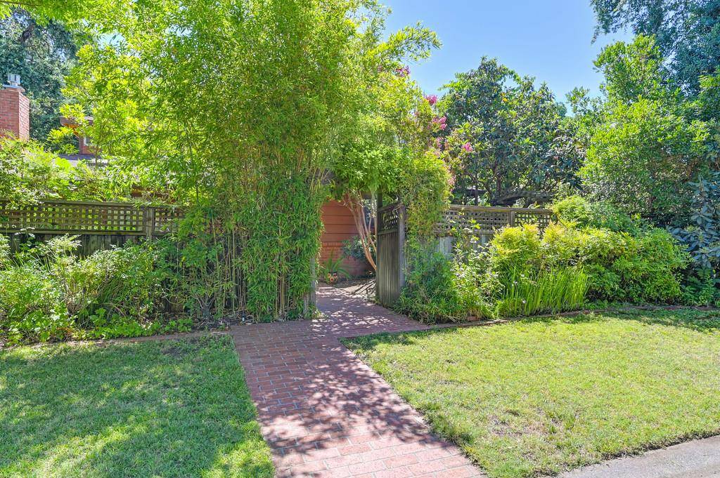 Davis, CA 95618,27413 Meadowbrook DR