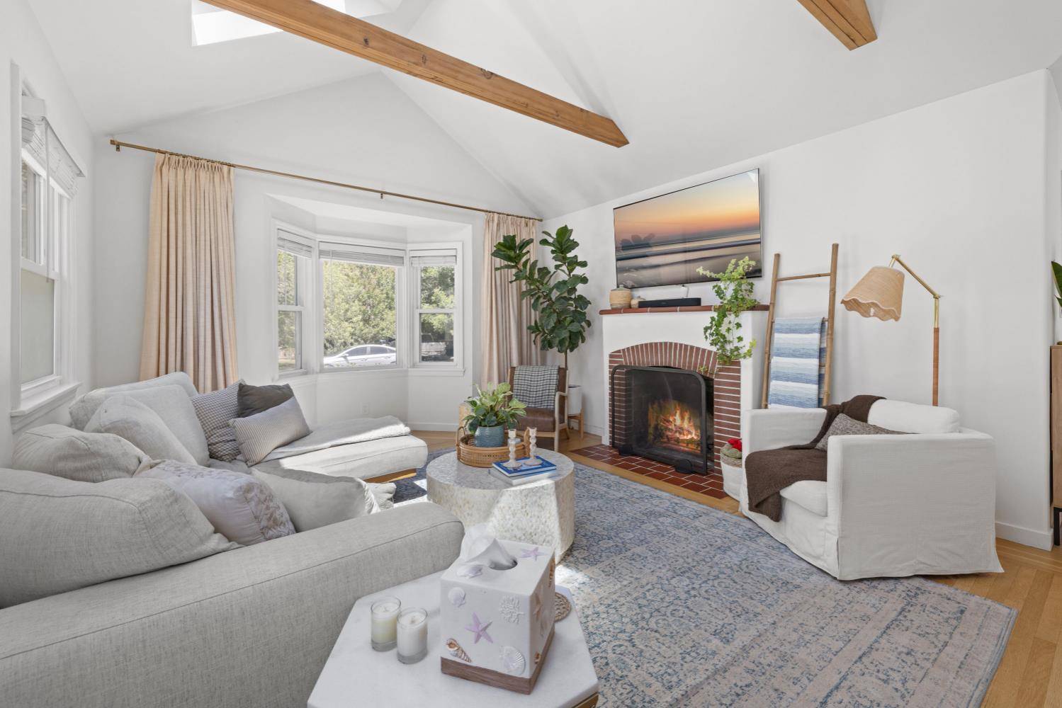 Sacramento, CA 95819,417 San Antonio WAY