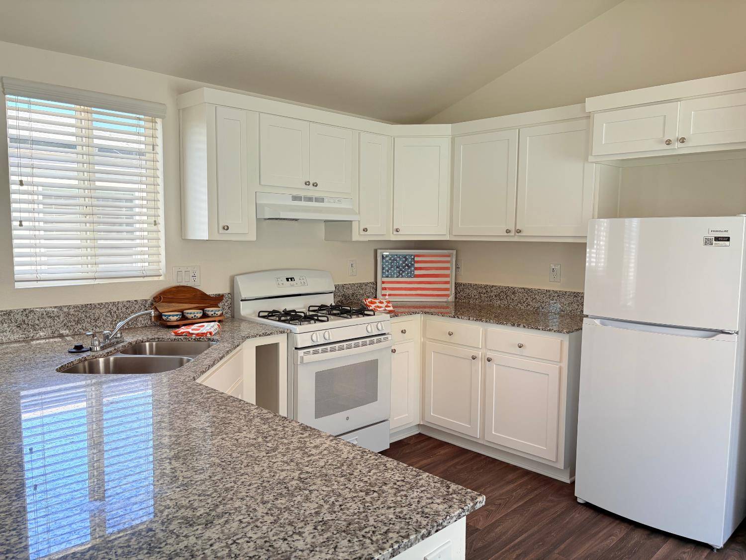 Davis, CA 95677,143 Louise LN