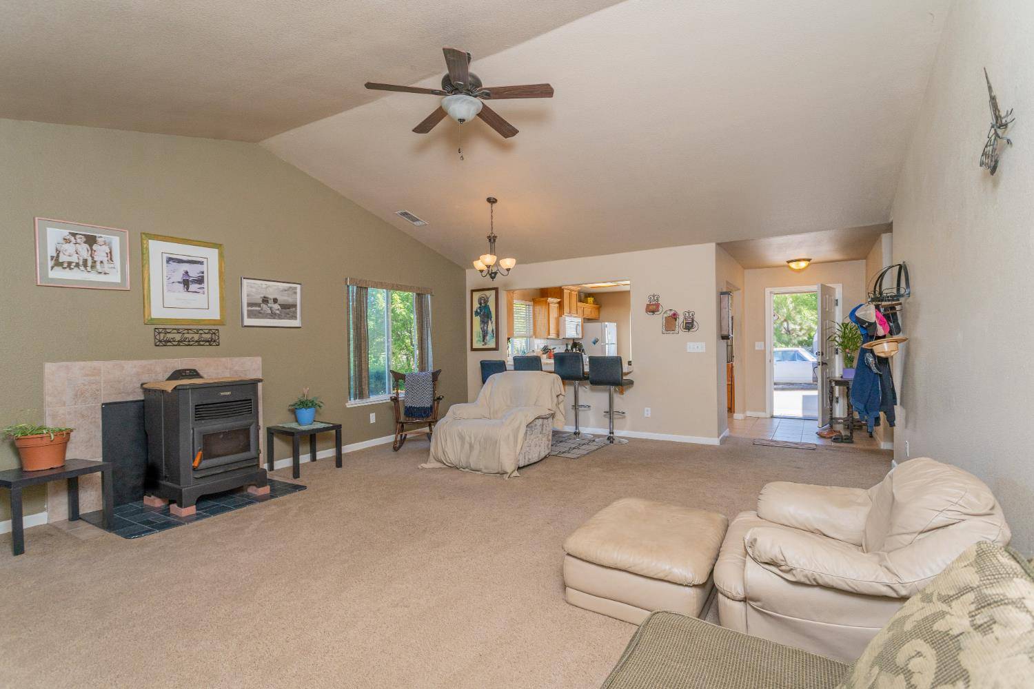 San Andreas, CA 95249,383 Toyon CT