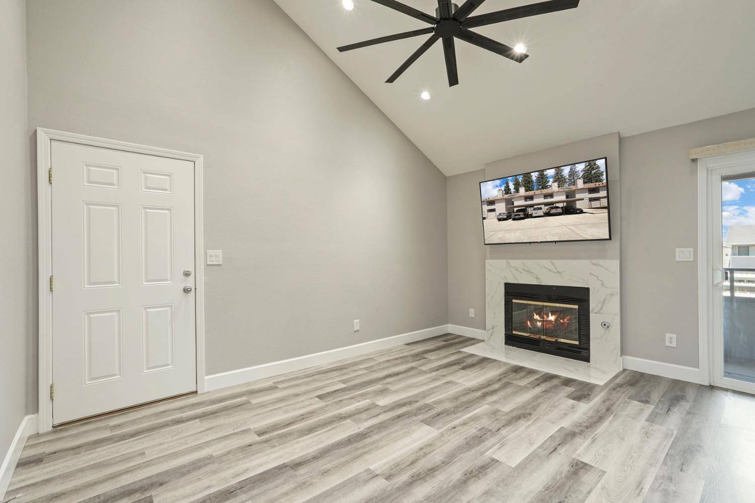 Lodi, CA 95240,625 N Church #4