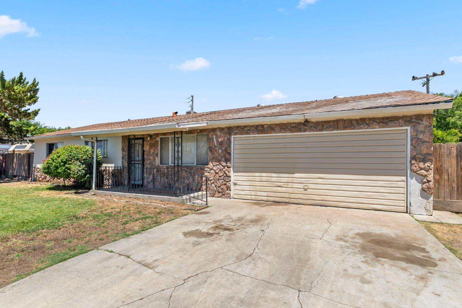 Lathrop, CA 95330,721 Maxwell LN