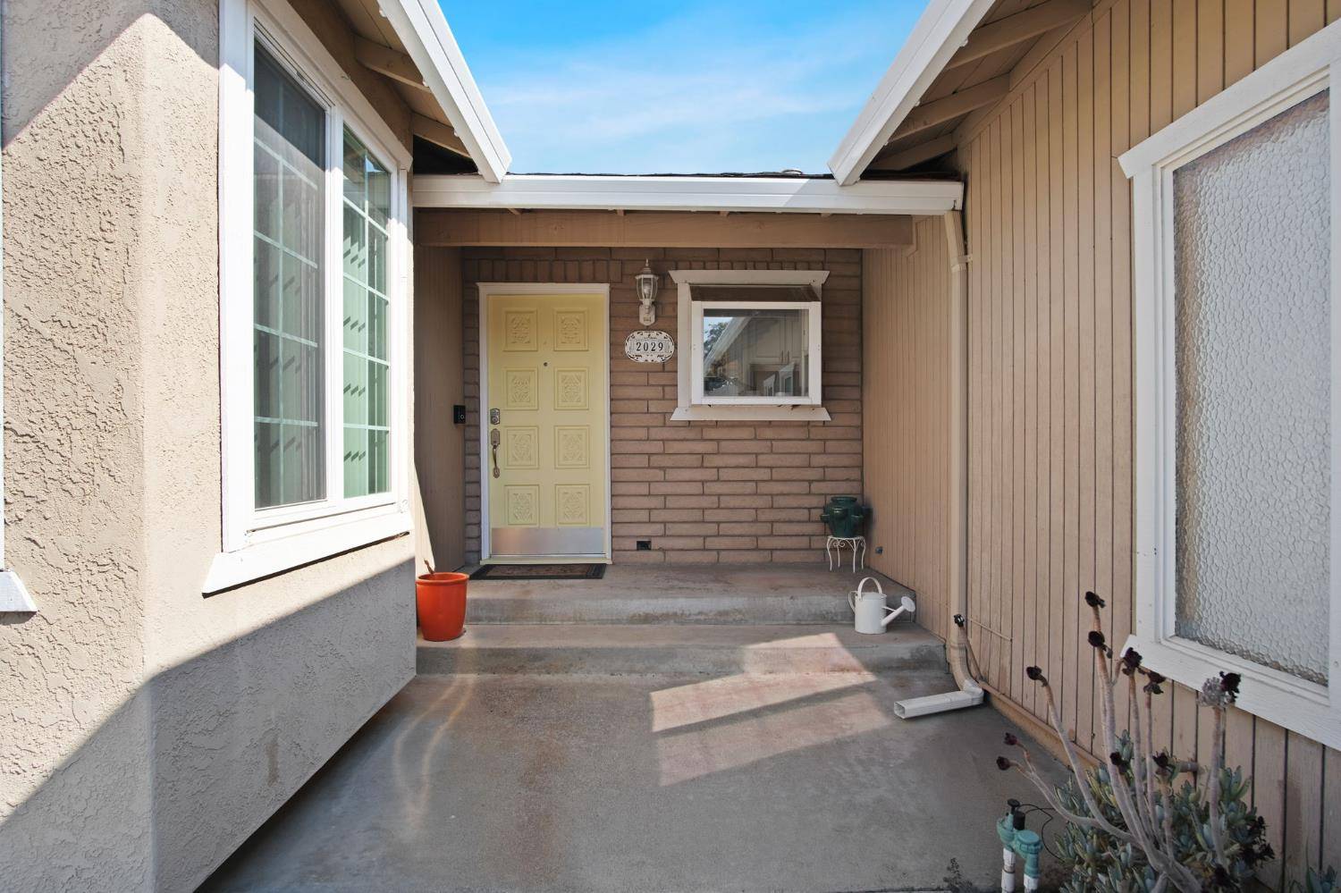 Modesto, CA 95355,2029 Woodacre DR