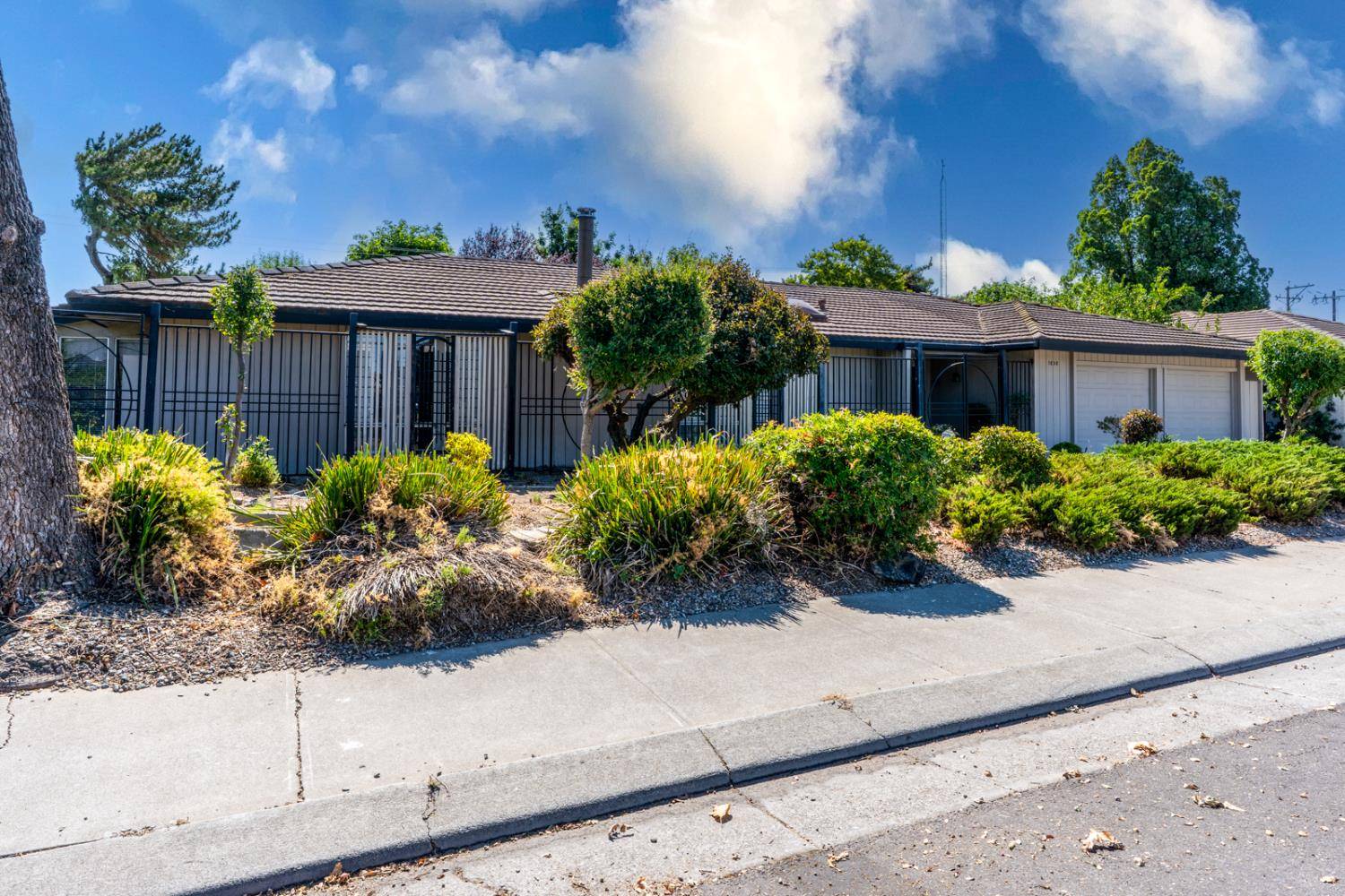 Los Banos, CA 93635,1838 Hillview DR