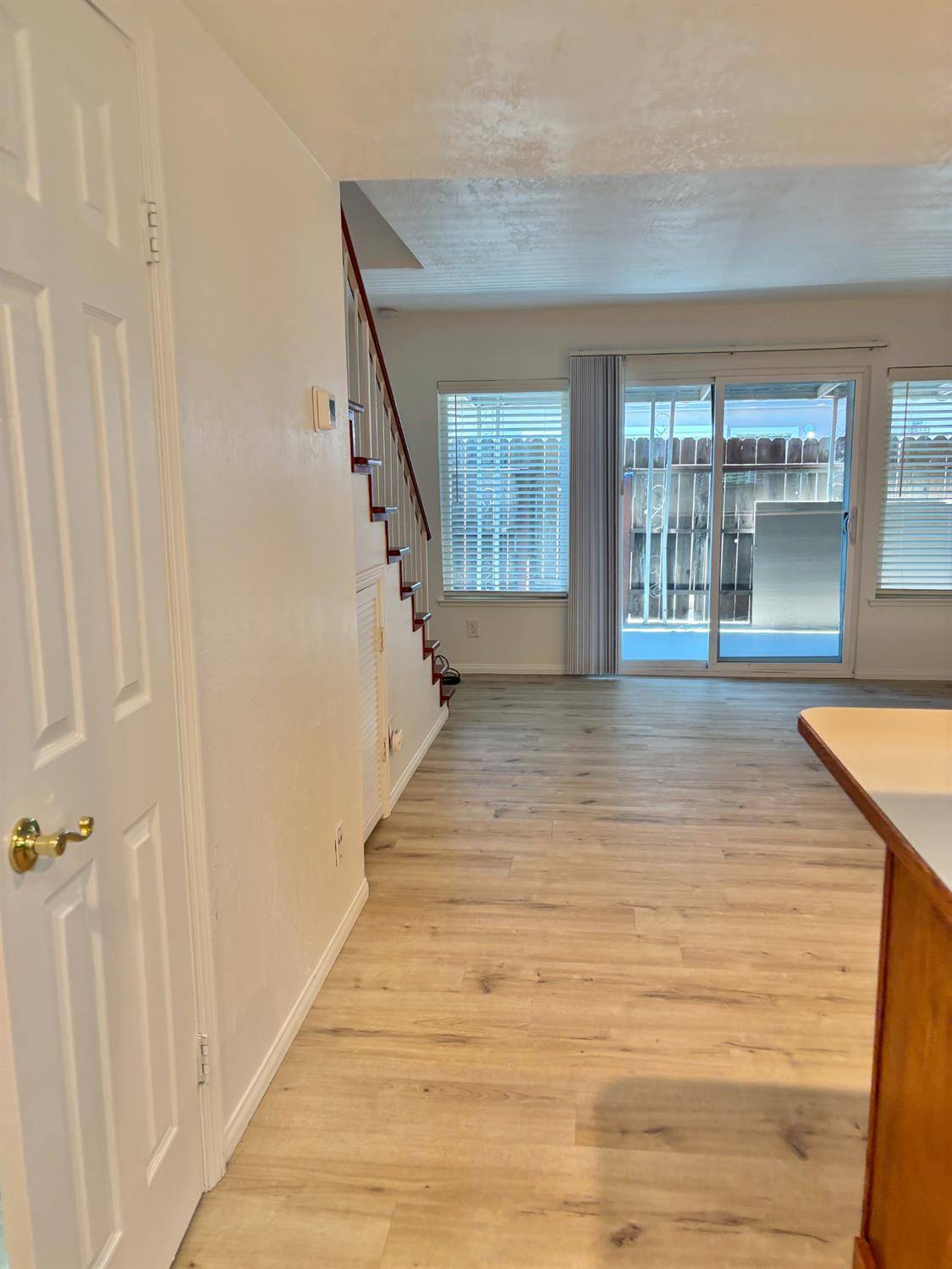 Sacramento, CA 95842,5626 Hillsdale BLVD #C