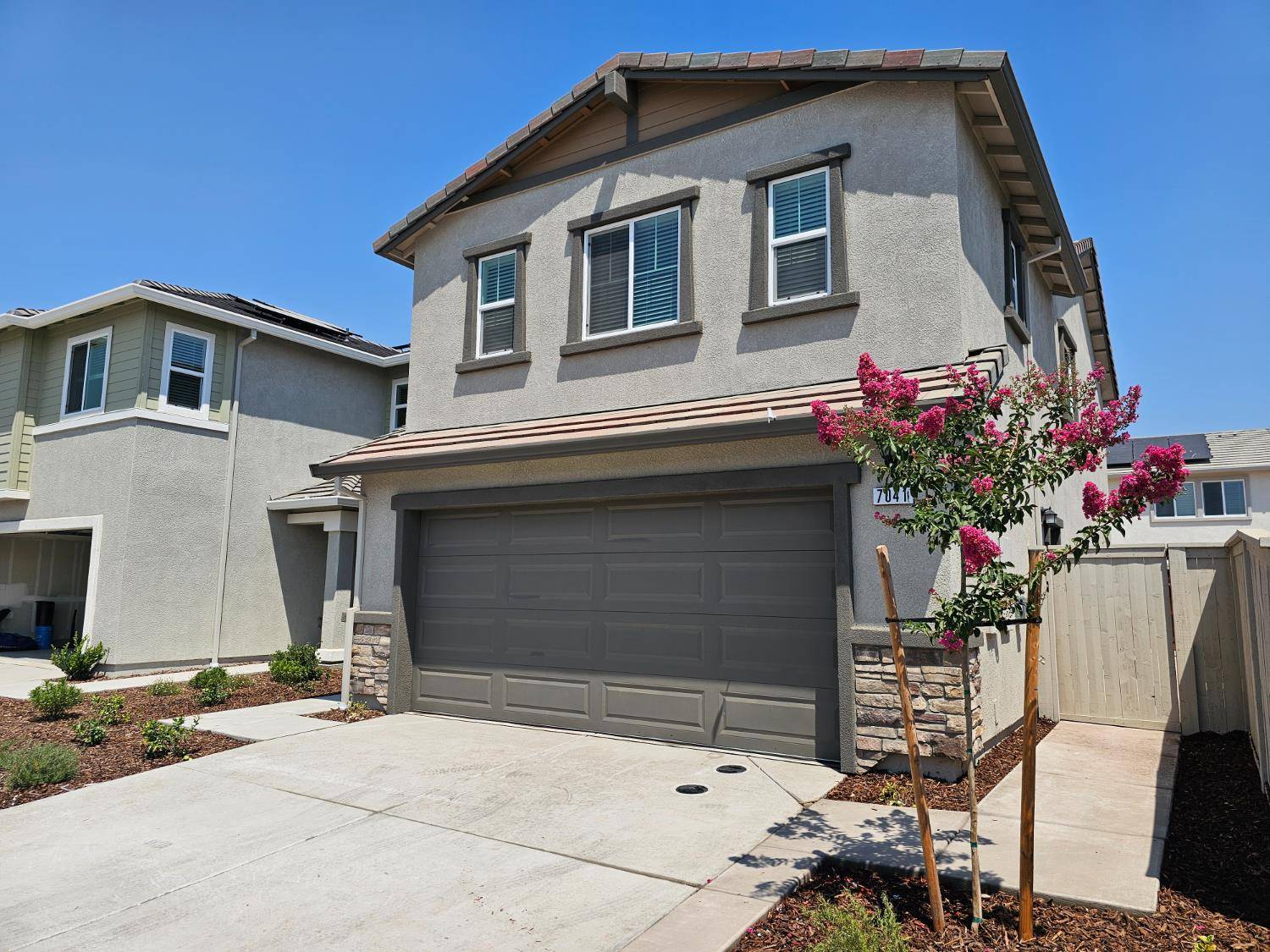 Roseville, CA 95747,7041 W Lone Sycamore St