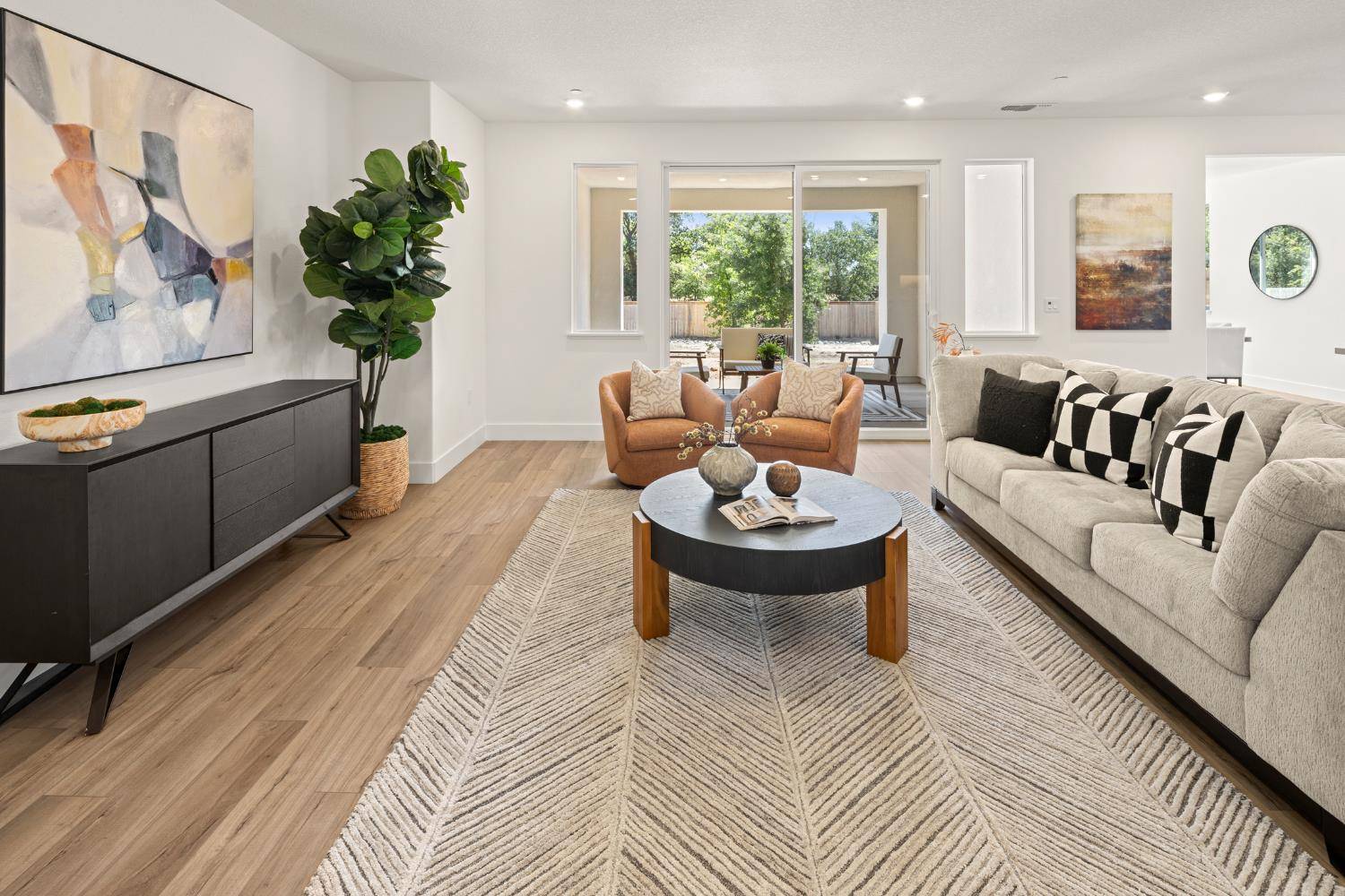 Roseville, CA 95747,919 Porter DR