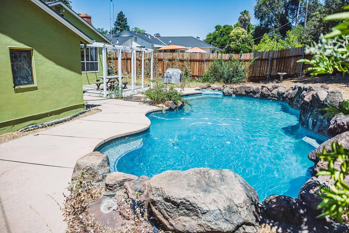 Carmichael, CA 95608,5018 Kahn ST