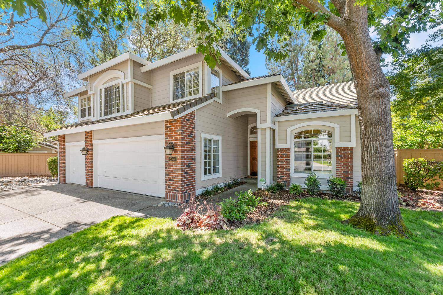 Gold River, CA 95670,2064 Red Star CT