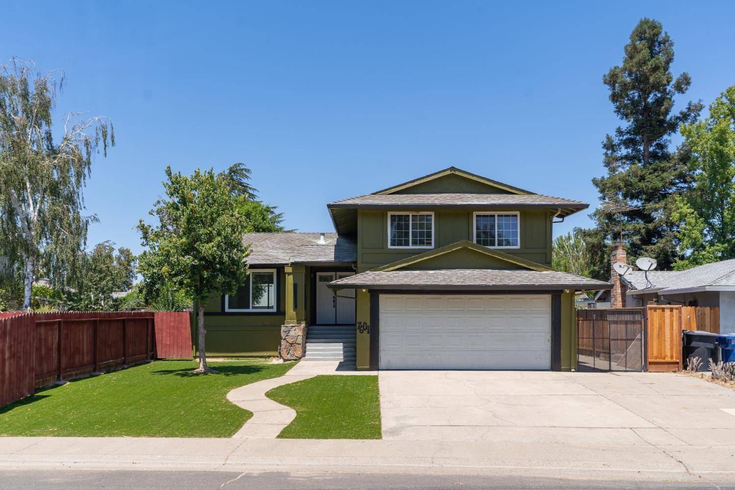 Sacramento, CA 95828,7601 Mcfergus CT
