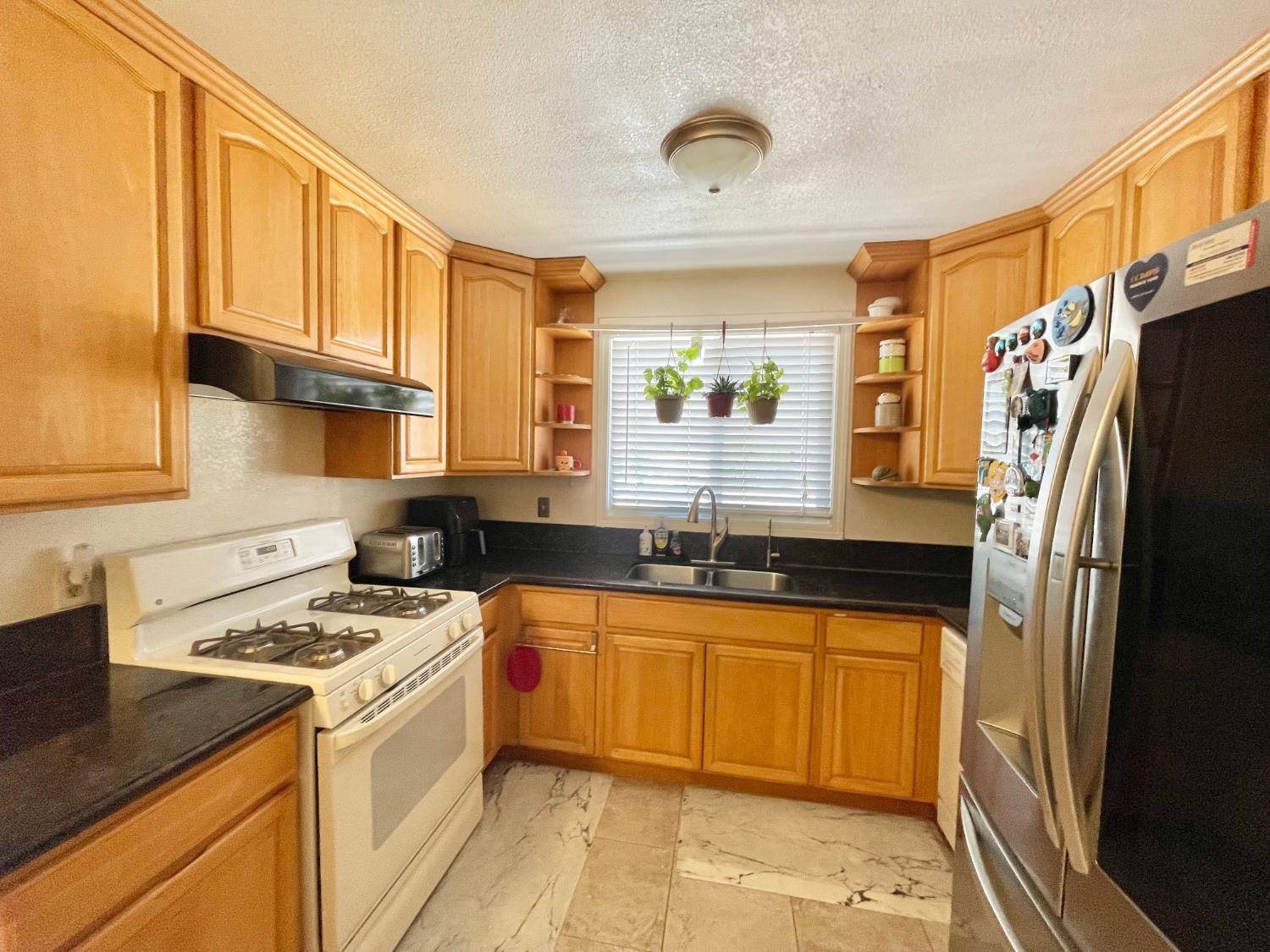 Sacramento, CA 95824,5641 62nd ST
