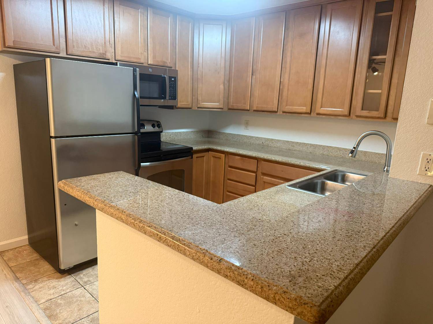 Sacramento, CA 95826,3715 Tallyho DR #129