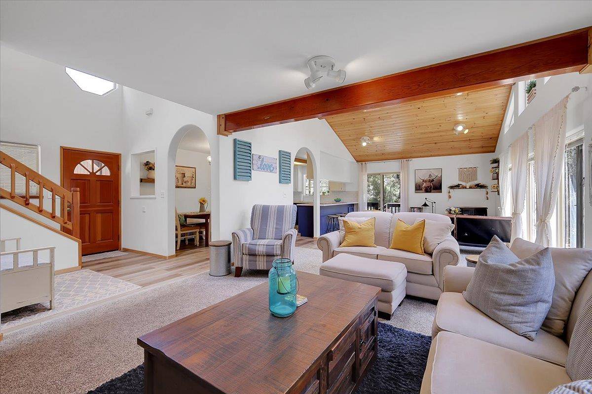Grass Valley, CA 95949,22261 Rambling Oaks DR