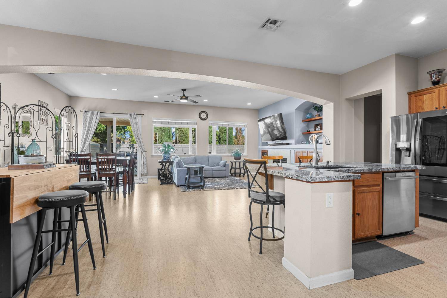 West Sacramento, CA 95691,3285 Long Island ST