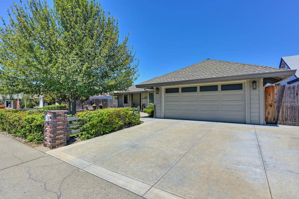 Orangevale, CA 95662,9325 Dovewood CT