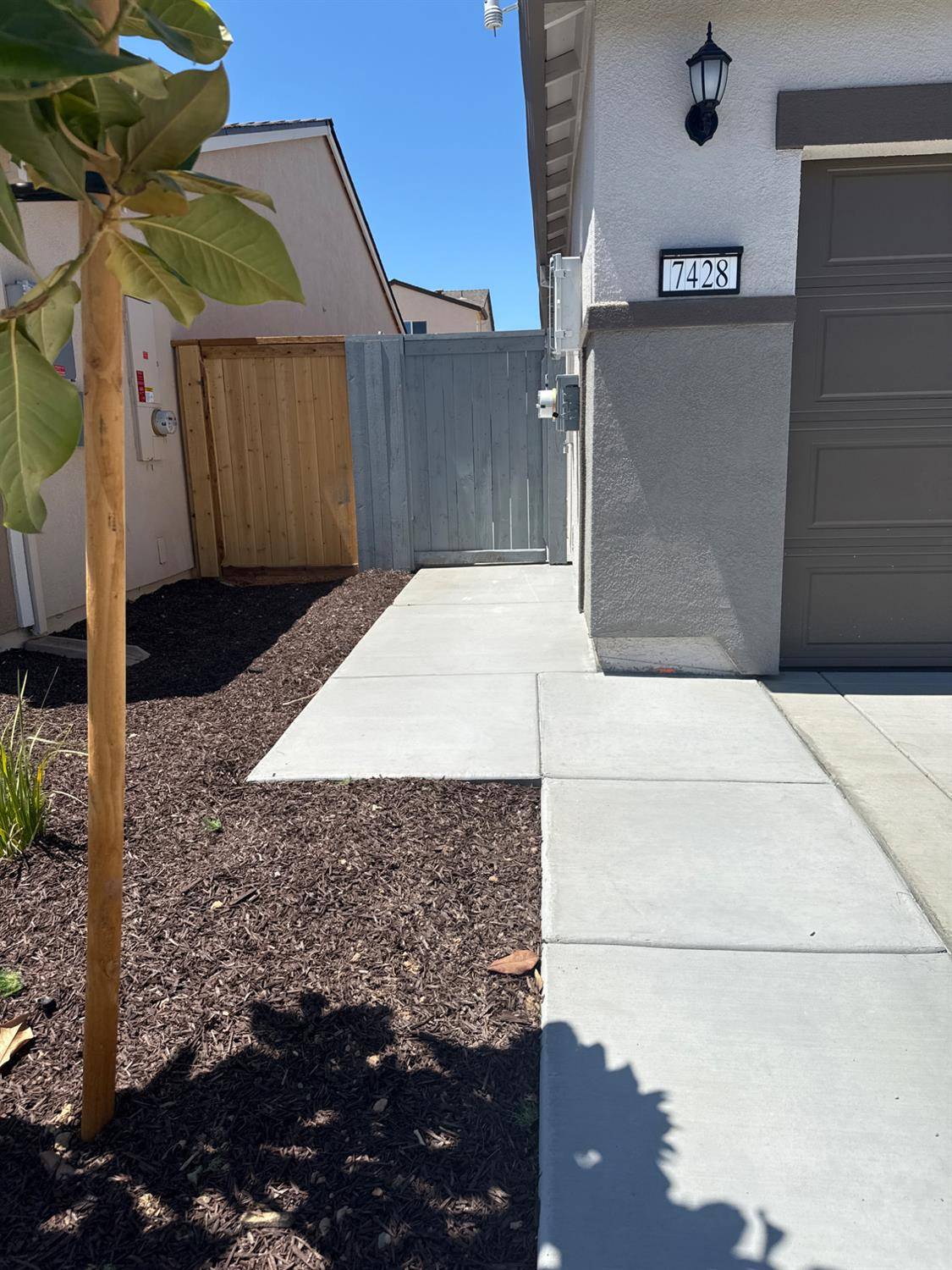 Sacramento, CA 95829,7428 Stellar WAY