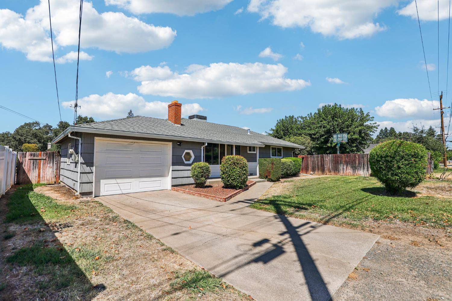 Carmichael, CA 95608,5437 Robertson AVE