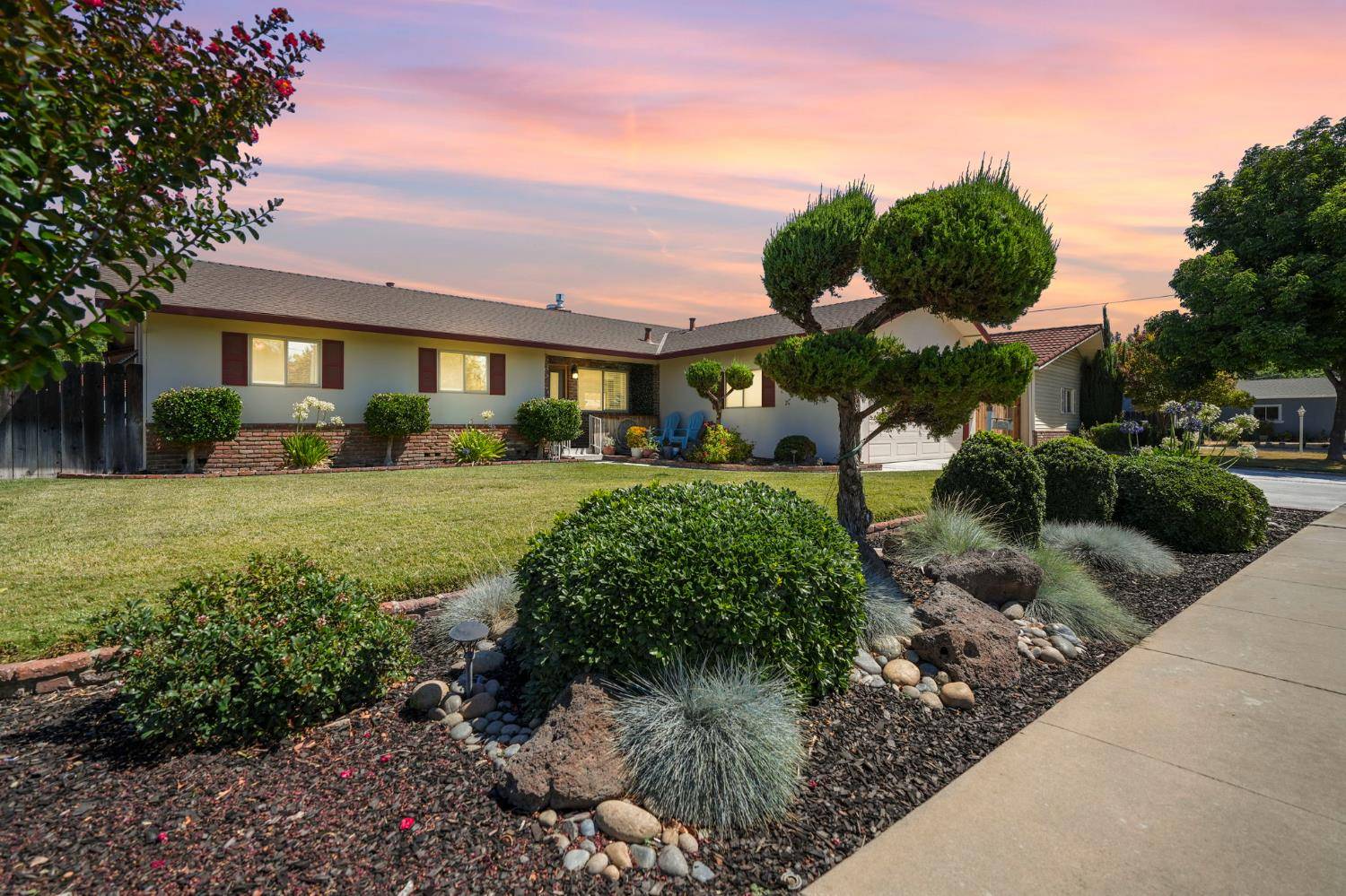 Modesto, CA 95355,1521 Crestview DR