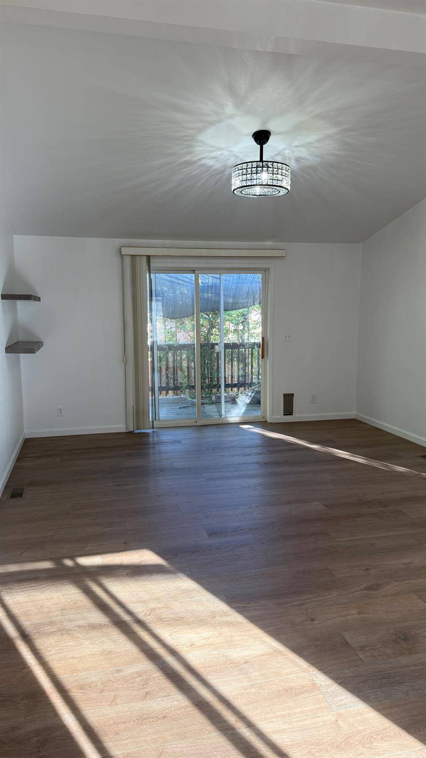 Colfax, CA 95713,159 Treasurton ST