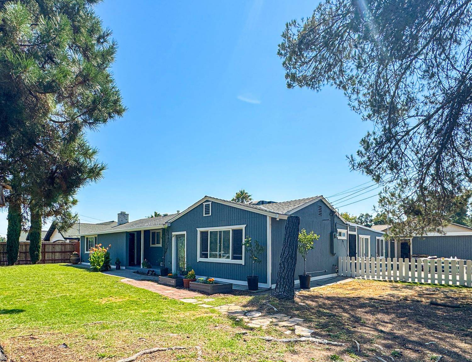 Carmichael, CA 95608,3595 Sue Pam