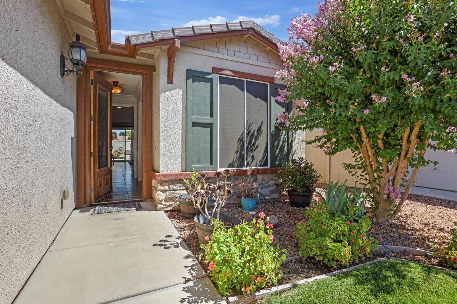 Manteca, CA 95336,1527 Maple Valley ST