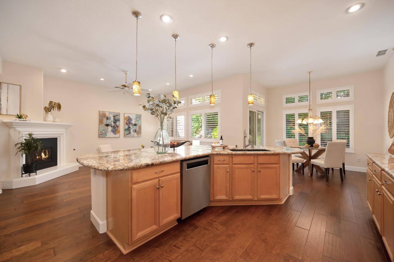 El Dorado Hills, CA 95762,4203 Meadow Wood CT