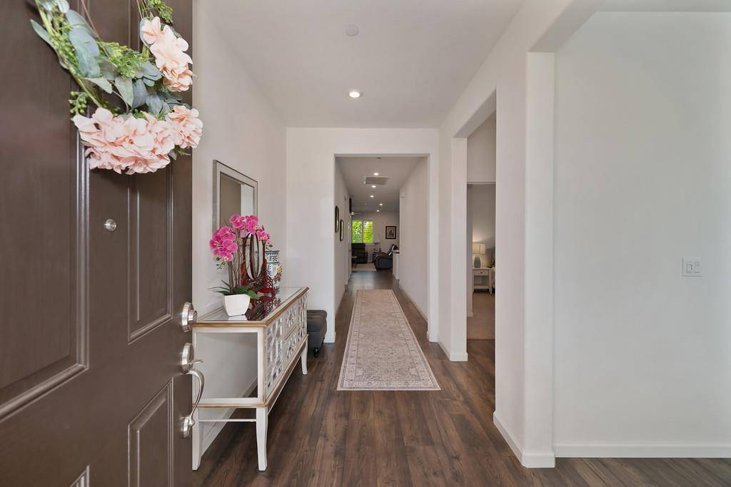 Roseville, CA 95747,325 Winthrop CT