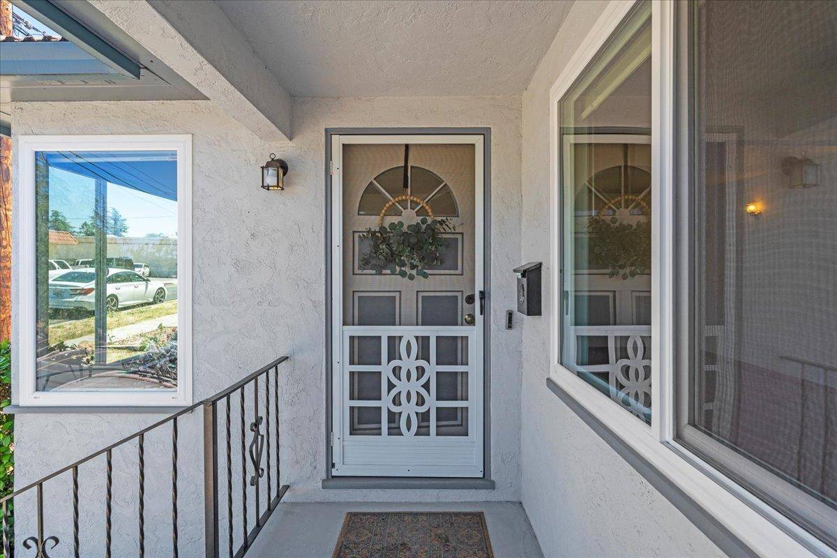 Auburn, CA 95603,112 College WAY