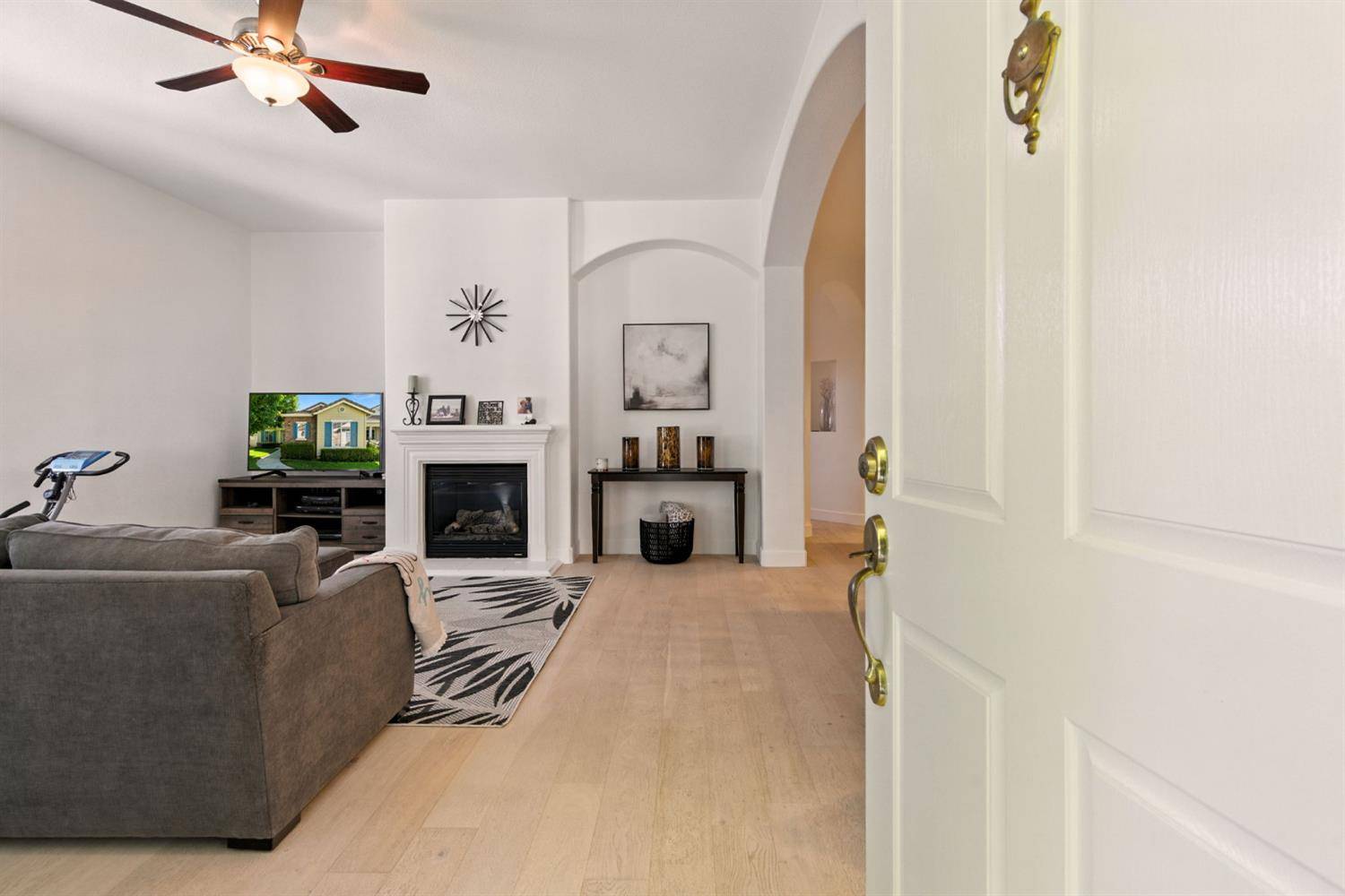Ripon, CA 95366,385 Sand Dune WAY