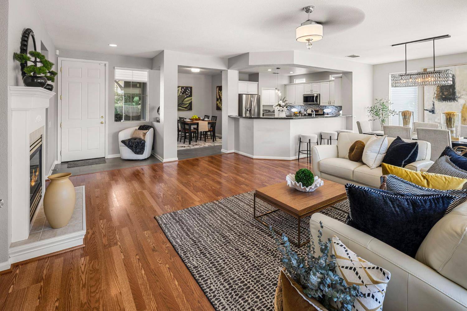 Lincoln, CA 95648,695 Stockman LN