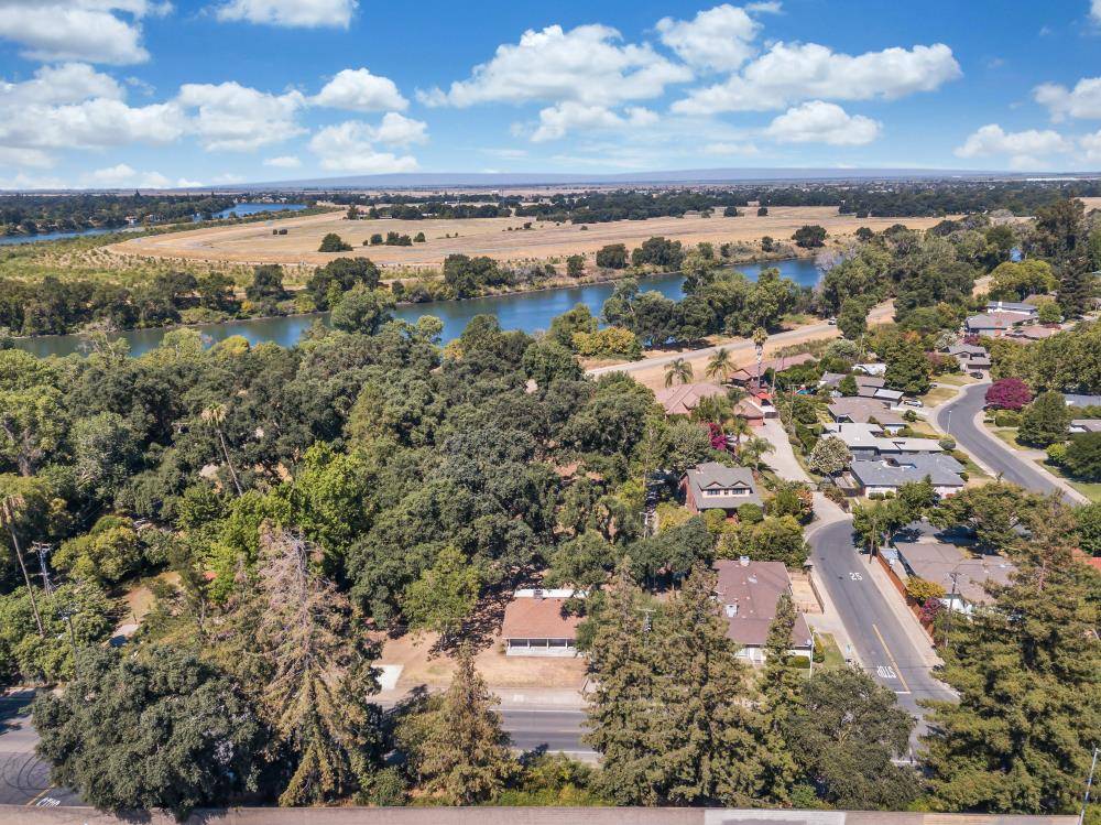 Sacramento, CA 95822,5720 Riverside BLVD