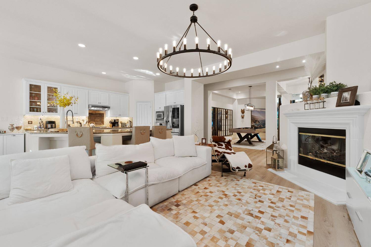 El Dorado Hills, CA 95762,3870 Meadow Wood DR